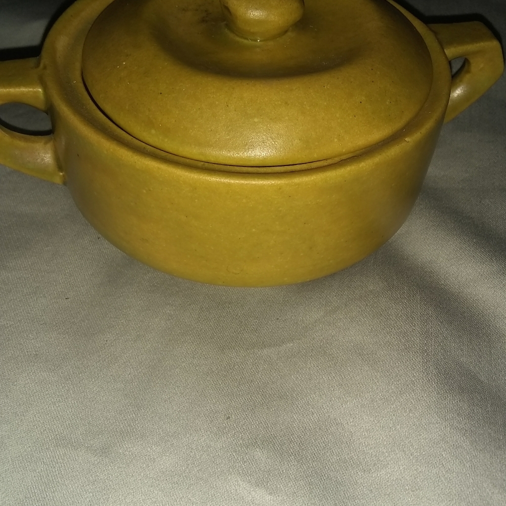 Beautiful little pot - Picture 2 of 2